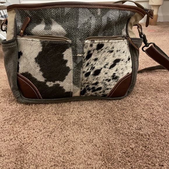 I’m selling this beautiful Myra bag like new. - Picture 3 of 3